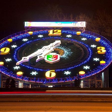 Люкс В Центре Металлургов 31 Kr Apartments Кривой Рог Екстериор снимка