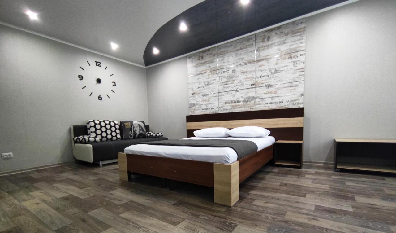 Люкс В Центре Металлургов 31 Kr Apartments Кривой Рог Екстериор снимка