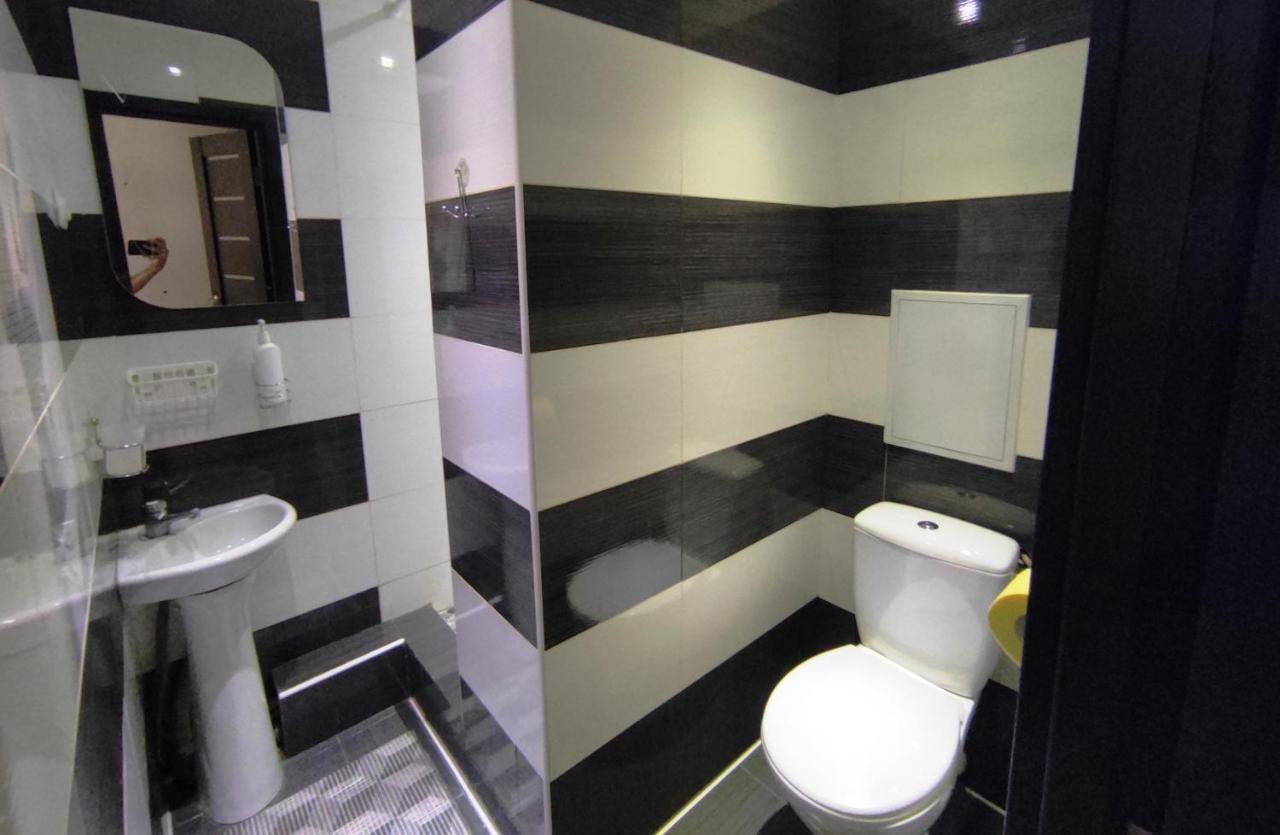 Люкс В Центре Металлургов 31 Kr Apartments Кривой Рог Екстериор снимка