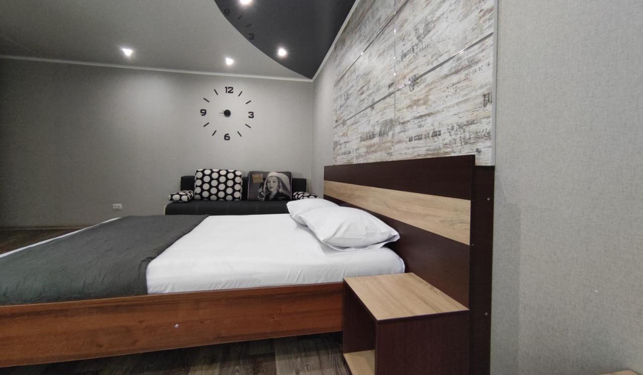 Люкс В Центре Металлургов 31 Kr Apartments Кривой Рог Екстериор снимка